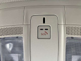 24時間いつでもネットワークにつながる車載通信機「コネクティッドサービス」を標準装備。オペレーターによる緊急時のサポートやスマホアプリによる車両状態確認や一部機能の遠隔操作等を行なうことが可能です。