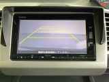 便利な3ビュー切り替え、ガイド線表示付きのバックカメラです。後退時、後方の視界をサポートします