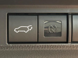 【パワーバックドア】スマートキーや運転席のボタンを押すだけでリアゲートが自動で開閉します!荷物を持っている時や、高い位置にあるバックドアを閉める際に便利な機能です♪
