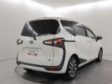 バックカメラが付いているので後方確認が非常にしやすいです。今や運転初心者も熟練者も必須装備!ついていて損はないですね♪