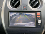 バックモニター搭載!前席の液晶モニターに自車両の後方映像を表示♪車両後方の状況を把握できるようにし、スムーズな駐車が可能になります!