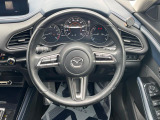 【純正革巻きステアリング】上質な革を使用することで、手にしっかり馴染みとても運転しやすいハンドルです♪