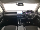 【前方視界】開放的な前方視界!運転がしやすく疲れにくいです♪窓が大きく、見通しがとっても良いおクルマですよ♪