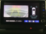バックでの車庫入れも安心です!リアカメラが付いているバックモニター付のナビを装備しております。バンパーについているソナーや、操作線もついており距離感も画面から確認できます。