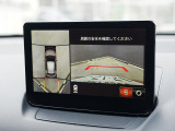 360&deg;ビューモニターを搭載しています。コーナーセンサーと合せてお使いいただくことで、安全、安心にお車の取り回しを行っていただけます。