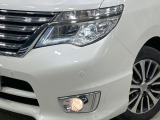【LEDヘッドライト】悪天候や夜間走行時も良好な視界を確保し安心して運転できる高輝度LEDヘッドライトを装備!点灯速度が早く、消費電力も抑えられています。