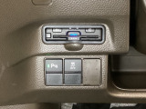 Hondaセンシング用の、VSA(ABS+TCS+横滑り抑制)解除スイッチなどはハンドルの左側に装備しています。その上にETCがついています。高速道路の料金所の通過も楽々です。