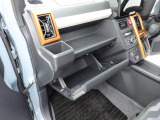 中古車は一物一価、同じようなお車でも、整備状況、外内装の状態など様々です。