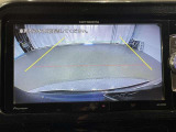 【バックモニター】駐車時に後方がリアルタイム映像で確認できます。大型商業施設や立体駐車場での駐車時や、夜間のバック時に大活躍?