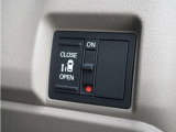 ◆片側電動スライドドア◆狭い駐車場でも乗り降りが楽々♪お子様が隣の車にドアを当ててしまう心配もございません!小さなお子様連れの方もこれで安心。