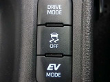 VSC(滑りやすい路面での横滑りを抑え車両の安定性を保つための機能)搭載ですが、雪道などから脱出する時はOFFすると脱出しやすくなる場合があります