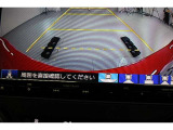 バックをするとき自動でリアの様子が映る『リアカメラ』付き!ナビ画面で確認しながらバックができ、ガイドラインで距離感がつかめるので後ろの壁も安心ですね。でも、周りへの目視も忘れないでくださいね!