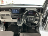 【前方視界】開放的な前方視界!運転がしやすく疲れにくいです♪窓が大きく、見通しがとっても良いおクルマですよ♪