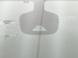 【エマージェンシーブレーキ】走行中に前方の車両等を認識し、衝突しそうな時は警報とブレーキで衝突回避と被害軽減をアシスト。より安全にドライブをお楽しみいただけます。