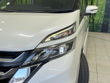 【LEDヘッドライト】悪天候や夜間走行時も良好な視界を確保し安心して運転できる高輝度LEDヘッドライトを装備!点灯速度が早く、消費電力も抑えられています。