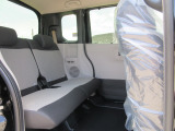 2列目も足元が広々しています。足元が狭い車は乗っていても疲れますよね・・・これだけ広ければ後部座席の方も大満足!皆様で楽しいドライブを!