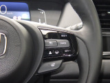 Hondaセンシングの機能のひとつ、アダプティブクルーズコントロール付!アクセルから足を離しても設定したスピードと前車との車間を保ち走行してくれます!車線維持もアシスト☆高速道路で疲労軽減ですね☆