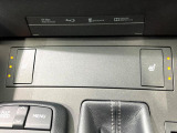 【シートヒーター】寒い日に重宝するシートヒーター!エアコンより早く温まってくれるので寒がりの人も安心ですね♪エアコンの温風は乾燥するから苦手、という方にもをおすすめです。