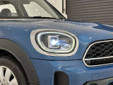 LEDヘッドライトは多角形のデザインに一新されました