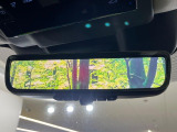 【デジタルインナーミラー】後席の大きな荷物や同乗者で後方が確認しづらい時でも安心!カメラが撮影した車両後方の映像をルームミラー内に表示。クリアな視界で状況の確認が可能です!