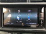 Bluetooth(ブルートゥース)接続機能付き。スマートフォンなどからお気に入りの音楽をワイヤレス再生できます。ドライブがさらに楽しくなりますね。