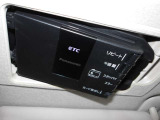『マツダ純正・スマートインETC』 運転席のサンバイザーの裏にスッキリ収納になります。