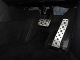 運転席アクセル・ブレーキペダル