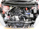 【エンジンルーム】・・・内外装だけでなくこちらもクリーニング済み。 納車までにもう1度しっかり点検いたしますので、安心してお乗りいただけると思います。