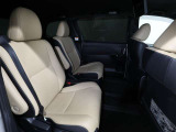 後席もゆとりあるスペースをしっかり確保しています。