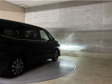 LEDヘッドランプです。十分な明るさを保ちつつも消費電力が少なく、バルブ寿命も長いのが特徴です。瞬時にMAXの光量を発揮するのもLEDならではです。