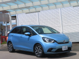 【Honda SENSING装備】ミリ波レーダーとカメラを用いた先進の安全運転支援システムです。衝突軽減ブレーキに始まり、車線維持システム、標識認識機能などの支援で安全運転をサポート致します。