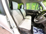 運転席シート廻りは使用感も少なく、良好な状態となっています。丁寧に使われていたことがよくわかりますね。