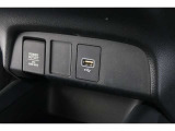スマートフォンなどの音楽再生が可能なUSB接続ジャック装備車両です♪♪♪