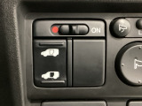 【片側パワースライドドア】片側がパワースライドドアになっており、運転席のスイッチやスマートキーでも開閉が可能です!開口部も広いので乗り降りも楽々♪
