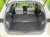 普段のお買い物や通勤、送迎等に十分な荷室スペースを確保しております。セカンドシートを倒すと、大きな荷物の積載も可能です♪