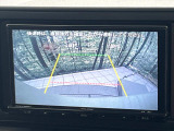 【バックカメラ】駐車時に後方がリアルタイム映像で確認できます。大型商業施設や立体駐車場での駐車時や、夜間のバック時に大活躍!運転スキルに関わらず、今や必須となった装備のひとつです!