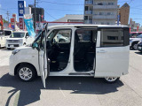 片側パワースライドドア付きだから、狭い駐車スペースなどでの 乗り降りラクラク!小さなお子さまのいるご家庭には嬉しい装備。