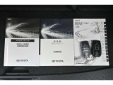 保証書・記録簿・取扱説明書と揃っていいます。キーの電池は新品にお取替えしてから納車させて頂きます。
