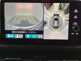 マルチビューカメラシステム搭載車です。お車の周囲を全方位でカバーします。後方・前方・両脇と、コンディションが悪い視界でもカラーモニターに映し出した映像がドライバーをサポートします。