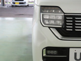 LEDヘッドライトは、点灯の瞬間から光量を発揮し、突然暗くなるトンネルなどでの安定感を高めます。