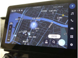 純正ナビを装備。タッチパネル式で使いやすく、お出かけもラクラクです。