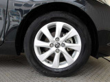 純正15インチアルミ!タイヤサイズは185/65R15です