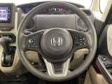 ハンドルにHondaセンシング系のクルーズコントロールやレーンキープアシストなどのスイッチと、オーディオの操作スイッチが装備されています。ハンドルから手を離さず安全に操作できます。