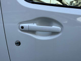 ☆お車についた傷やヘコミ、事故の修理もハヤシにお任せください。自社鈑金工場で修理ができますの安心です☆