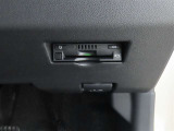 ETC!料金所も止まる事無くスイスイです!窓を開ける必要も無いので雨や花粉、排気ガスの浸入もありません!今や必需品ですネ!