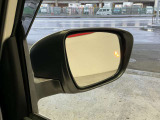 車線変更も安心のブラインドスポットモニターにリアトラフィックモニター付きです。