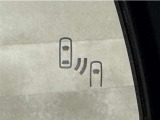 車線変更時の後方確認をアシストしてくれるブラインドスポットモニター!ドアミラーの死角を検知してくれるから車線変更もスムーズです。