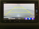 バックでの車庫入れも安心です! リアカメラが付いているバックモニター付のナビを装備しております。操作線もついており距離感も画面から確認できます。