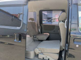 シートを倒せば大きな荷物も運べます!