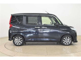 両側パワースライドドア付きだから、狭い駐車スペースなどでの乗り降りラクラク♪小さなお子さまのいるご家庭には嬉しい装備です。